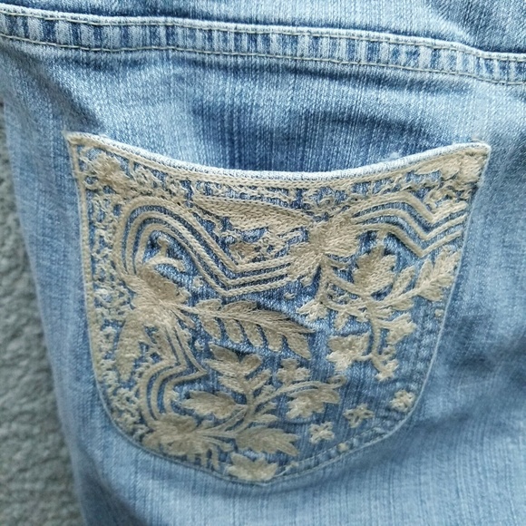 Chico's 25 Platinum Floral Marquis Blue Solid Cropped Jeans 34.5" 23.5" 12" - Picture 9 of 11